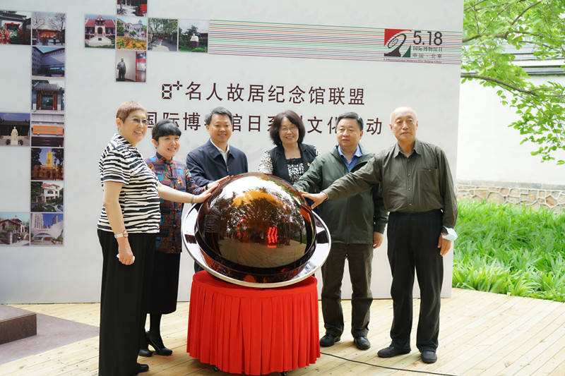 4949正版免费全年资料,探索正版资料的世界，4949正版免费全年资料的深度解析